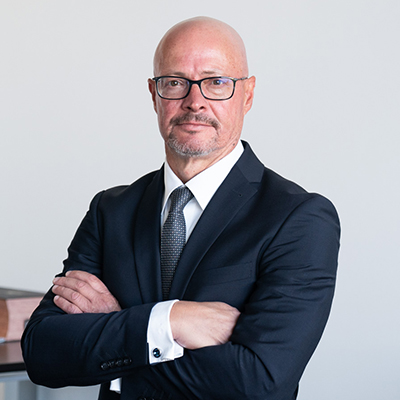 Dr. Matthias Carl